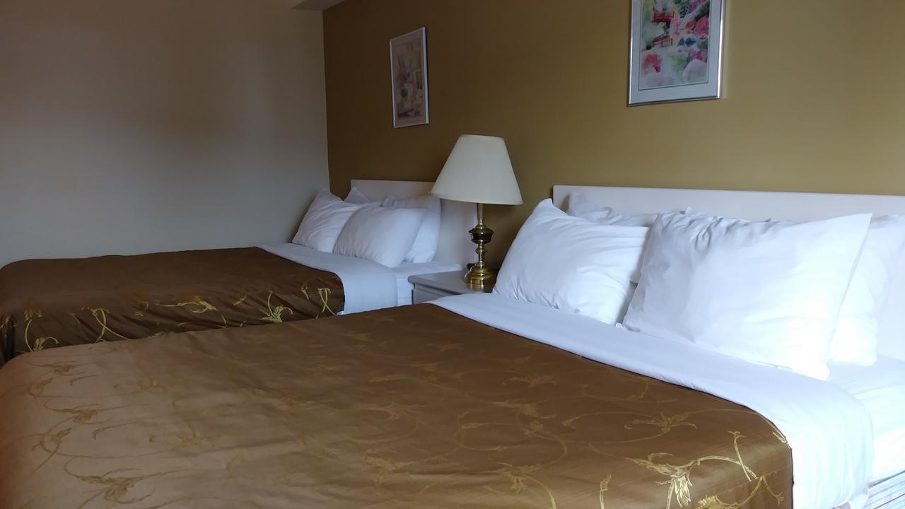 George Mountain View Hotel & Resto Мерритт Экстерьер фото