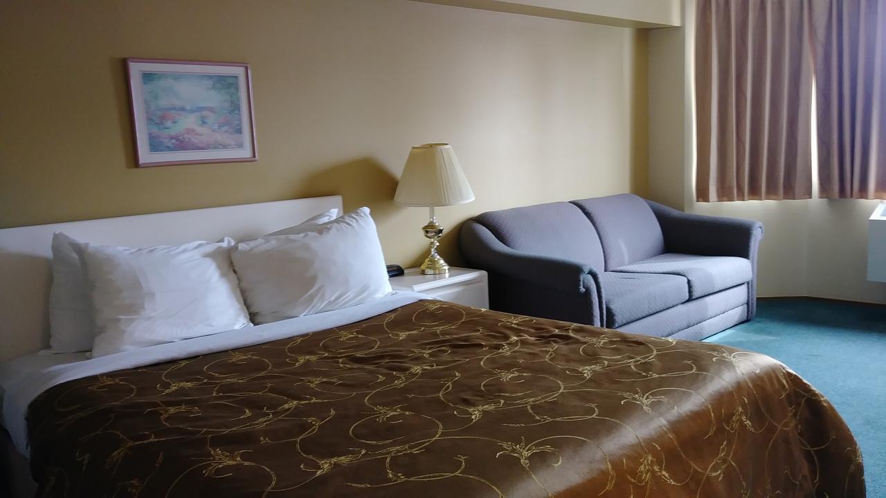 George Mountain View Hotel & Resto Мерритт Экстерьер фото
