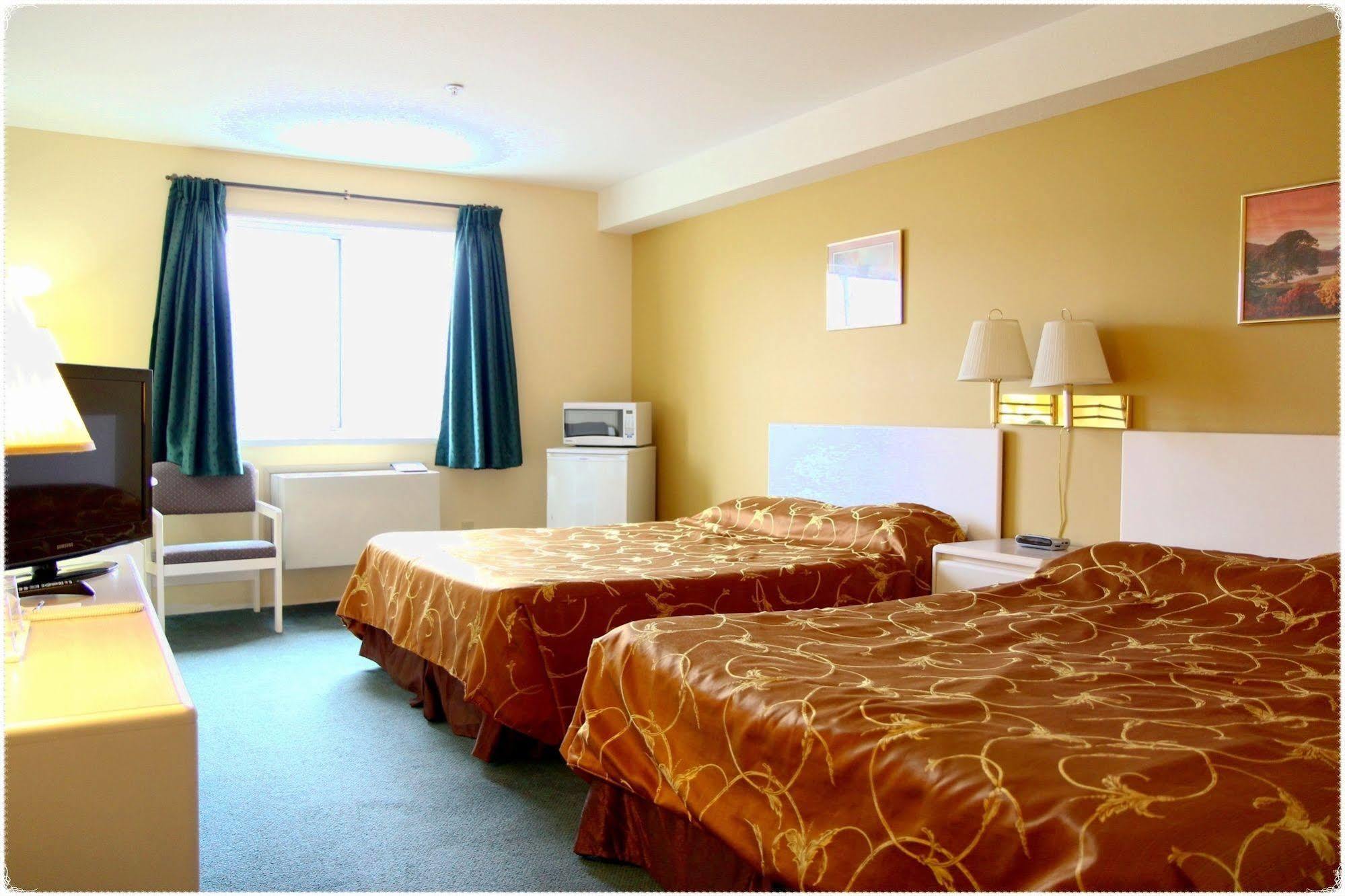 George Mountain View Hotel & Resto Мерритт Экстерьер фото